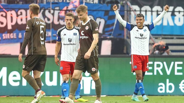 Freud und Leid nah beieinander: Der HSV gewinnt das Hamburger Stadtderby gegen Pauli.
