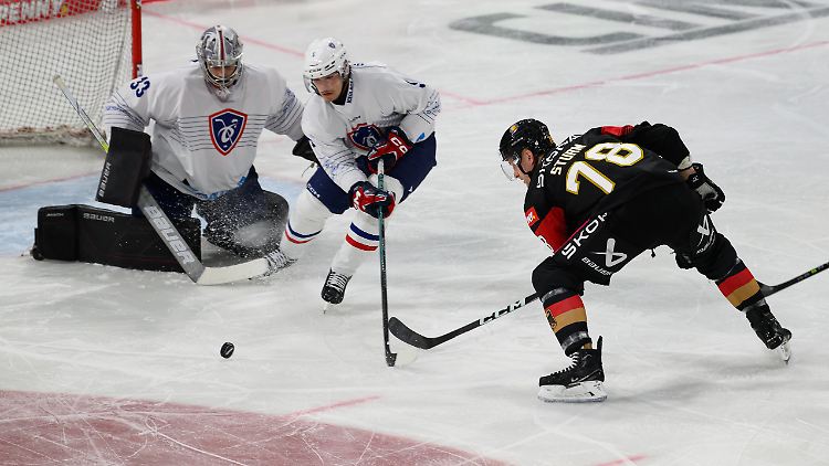 Auch Nico Sturm konnte das DEB-Team gegen Frankreich nicht retten.