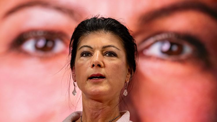 "Als Mehrheitsbeschaffer für ein 'Weiter so' stehen wir nicht zur Verfügung", sagt Wagenkecht.
