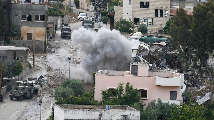 Explosionen an einem Haus im Westjordanland: Die israelische Armee hob nahe der Stadt Turkam eine Terrorzelle aus. 