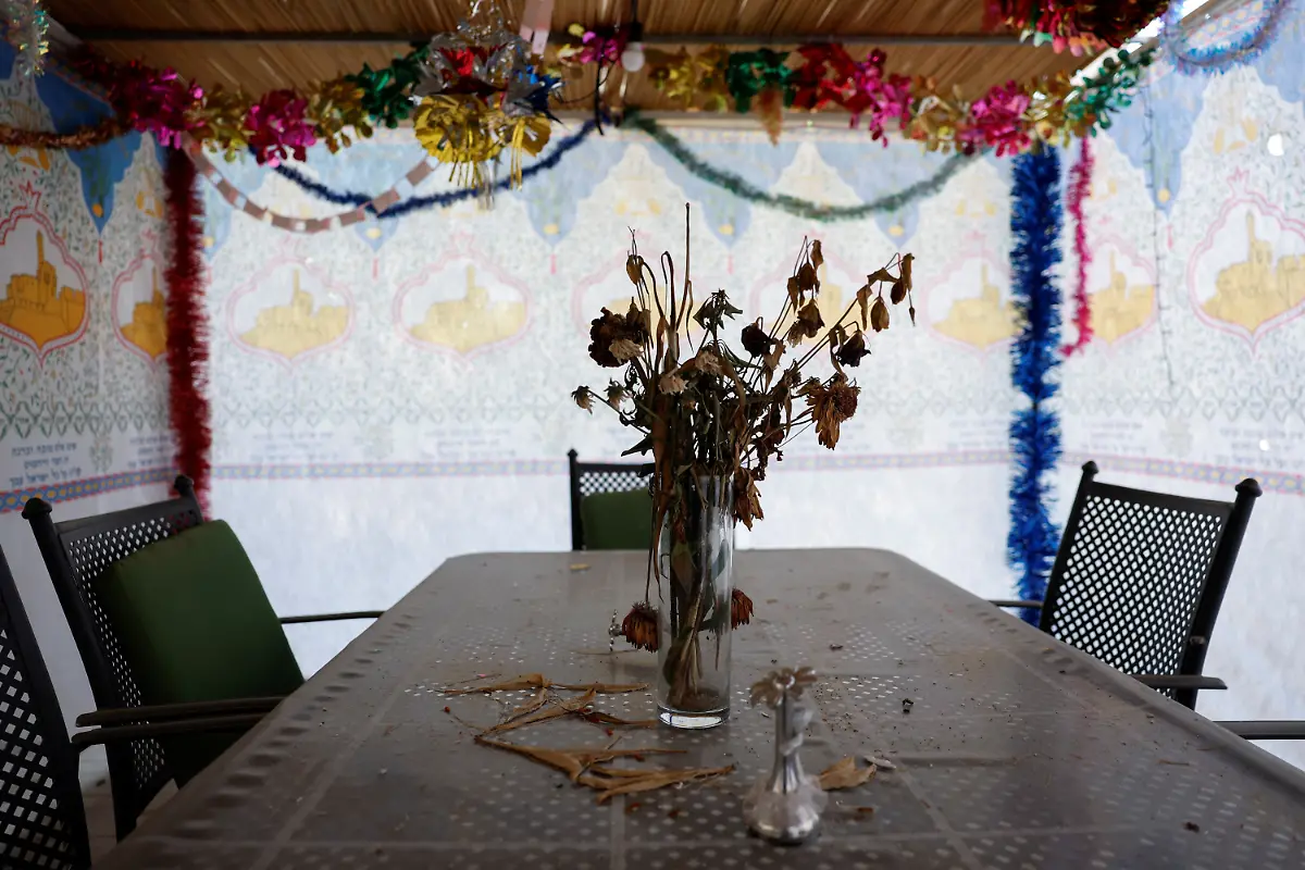 2023-11-01T115755Z-1847509168-RC2A44AR4JSG-RTRMADP-3-ISRAEL-PALESTINIANS-KISSUFIM