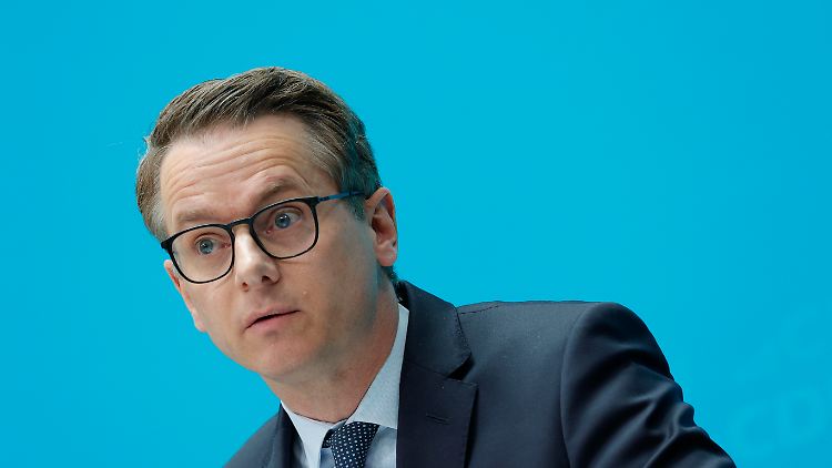 "Die Grünen verunsichern einfach das komplette Land", sagt Linnemann.