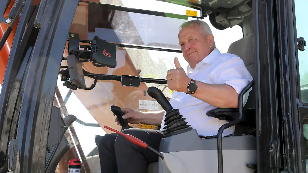 800da950840e370a62a1bb7a5f7dec58