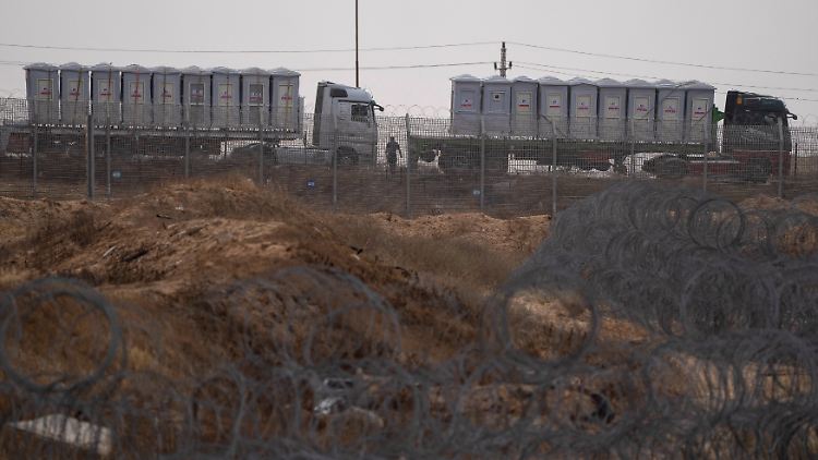Auf Druck des wichtigen israelischen Verbündeten USA hatte Israel im April zugesagt, "vorübergehend" Hilfslieferungen zu ermöglichen.