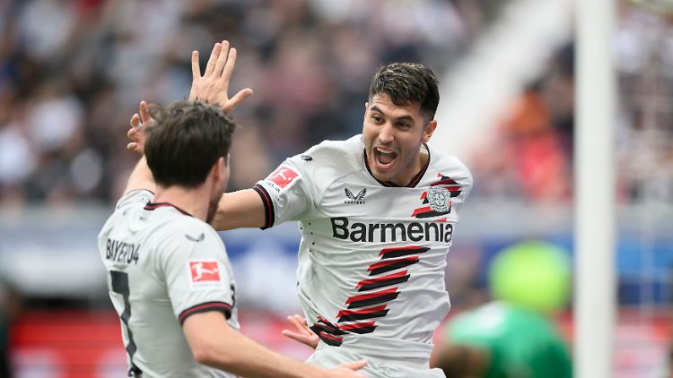 Bayer Leverkusen hat weiter Spaß an sich selbst.