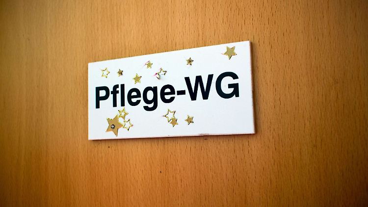 Maximal zwölf Leute: In einer Pflege-WG geht es oft familiärer zu als im Pflegeheim.