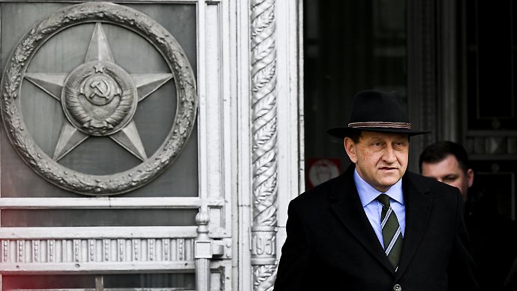 Botschafter Lambsdorff reist zu Beratungen zurück nach Berlin.
