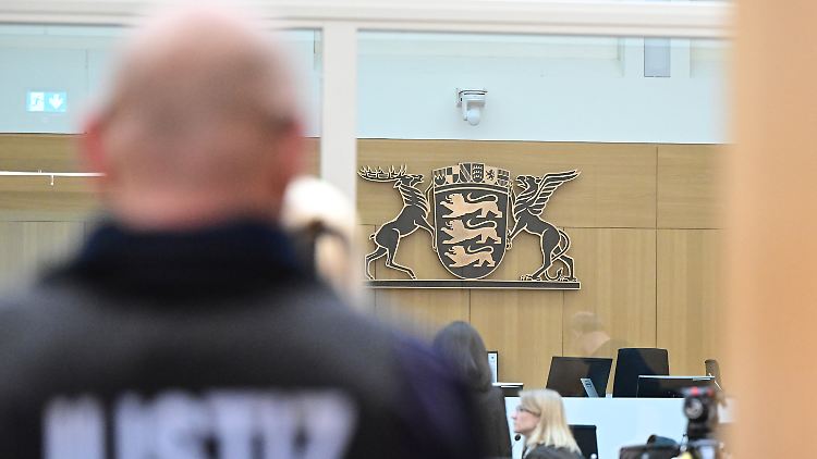 In Stuttgart läuft einer von drei Terrorprozessen gegen 26 mutmaßliche Verschwörer des "Reichsbürgernetzwerks" um Heinrich XIII. Prinz Reuß.