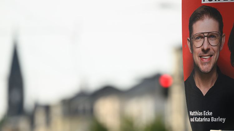 Beim Aufhängen von Wahlplakaten wurde der SPD-Politiker Matthias Ecke attackiert und zusammengeschlagen.