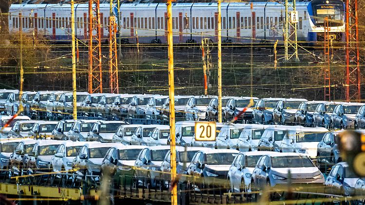 Knapp 400.000 Autos wurden im April in Deutschland gebaut.
