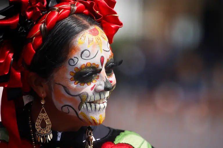 2023-11-02T030506Z-1163502852-RC2E44ATJGD2-RTRMADP-3-MEXICO-DAYOFTHEDEAD