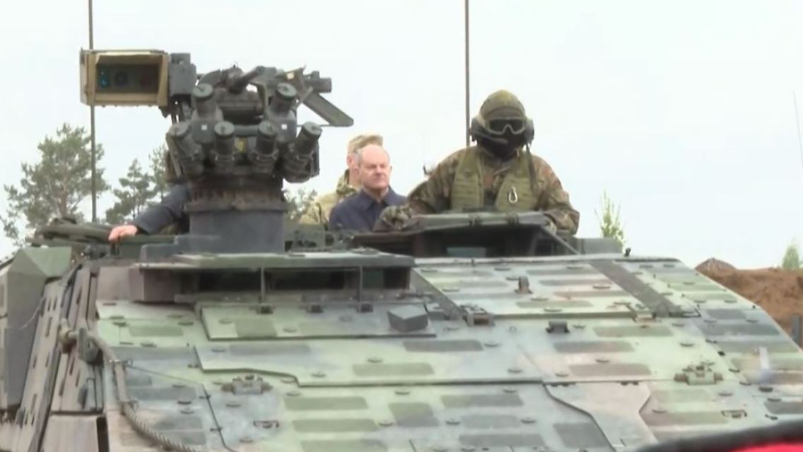ScholzImPanzer.JPG