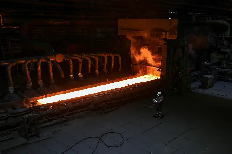 2023-10-26T070940Z-2022368713-RC2ZO3A8V71S-RTRMADP-3-UKRAINE-CRISIS-STEEL