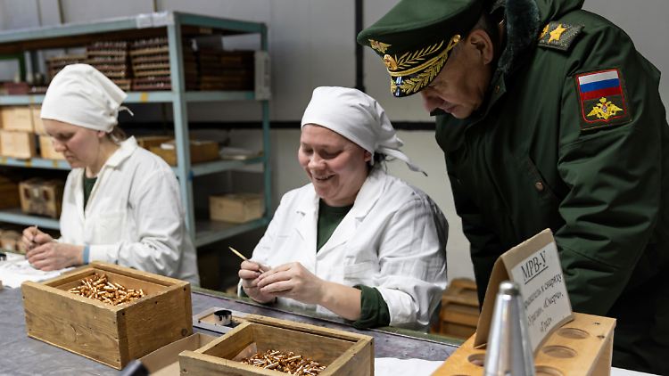 In der Rüstungsproduktion sind nicht nur Hunderttausende neue Jobs entstanden. Auch die Gehälter sind kräftig gestiegen. 