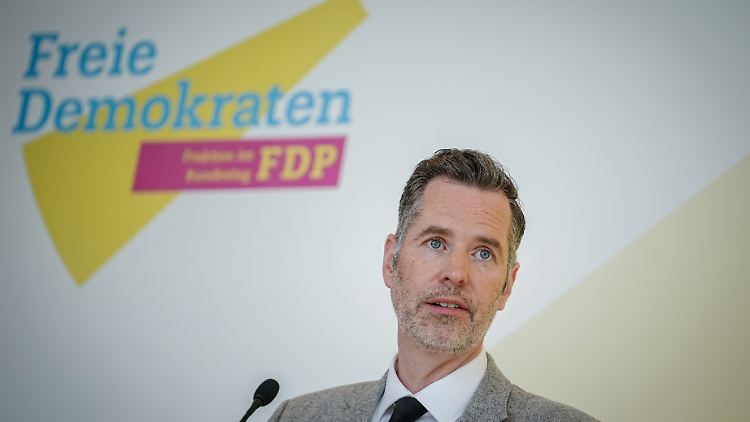 FDP-Fraktionschef Dürr richtet Sparappelle an die Ministerien.