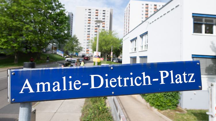 Am Amalie-Dietrich-Platz wollte das Team der Grünen eigentlich Plakate aufhängen.