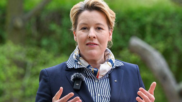 Giffey teilte mit, dass es ihr gut gehe. 