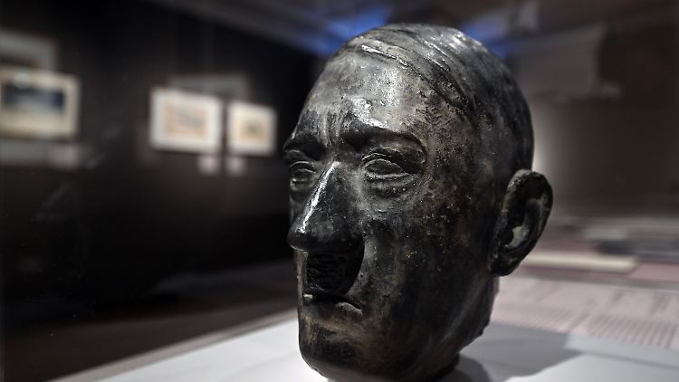 Das Zeigen des Gesichts von Hitler ist strafbar, wenn er ikonenhaft dargestellt wird (Symbolbild).