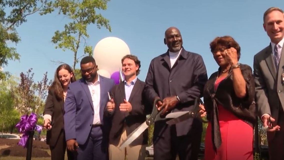 MJ.JPG