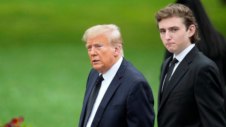 Hat seine Stimme sicher: Donald Trump und Sohn Barron.