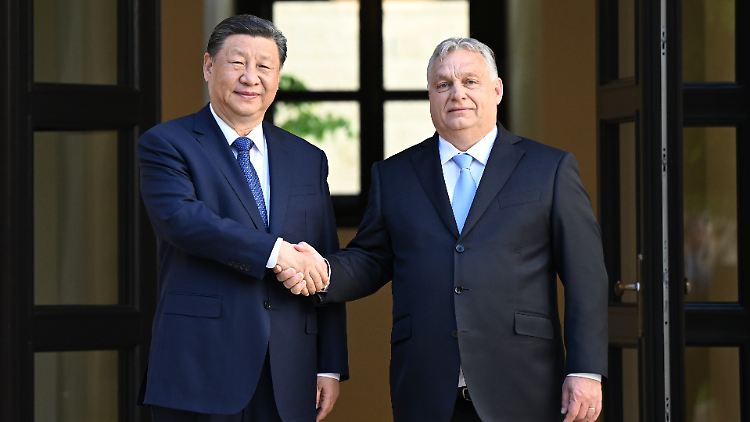 Zuerst in Frankreich, dann in Serbien und zum Abschluss in Ungarn - Präsident Xi bereiste gleich mehrere europäische Staaten.