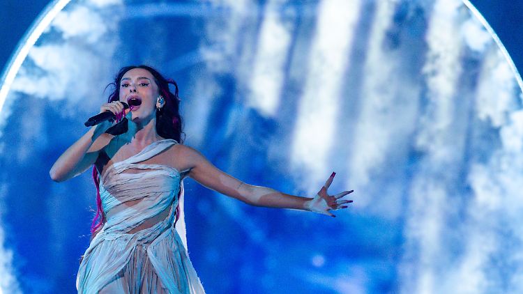 Die Zuschauer in der Halle in Malmö feierten die israelische Sängerin für ihre Performance.