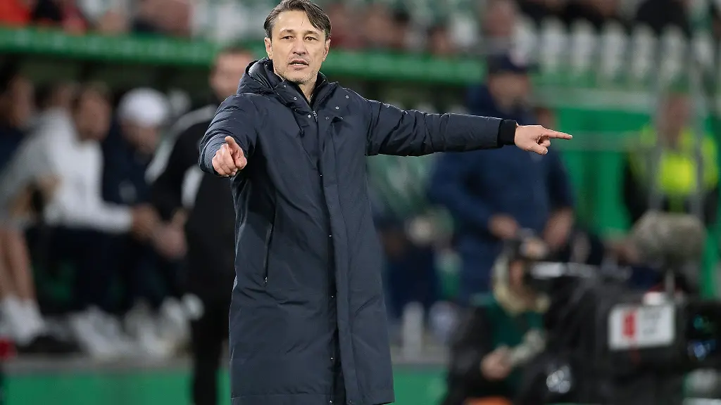 Wolfsburgs-Trainer-Niko-Kovac-gestikuliert