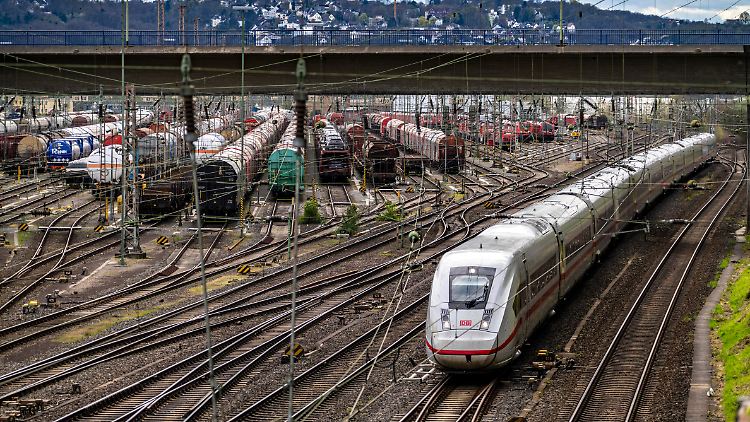Die Darstellungen des Verkehrsministers zum Zustand der Bahn seien ""in Teilen unvollständig", heißt es in einem internen Bericht des Rechnungshofs.