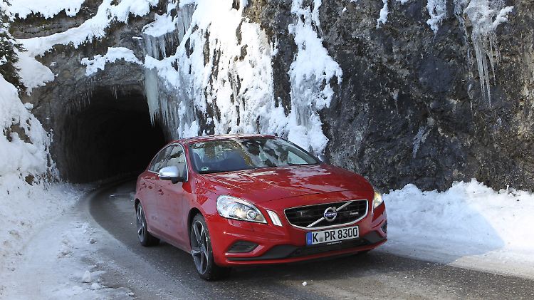 Auf dem Kitzsteinhorn bei Kaprun unterhält Volvo ein Ice Camp auf 2.500 Metern Höhe. 