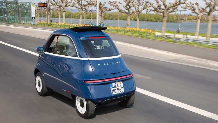 Bei schönem Wetter kann man das Stoffdach aufschieben und den Microlino zum Cabriolet machen.