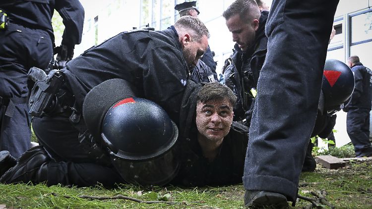 Räumung eines Protestcamps in Berlin: Was ist Meinungsfreiheit, was schon offener Gewaltaufruf?