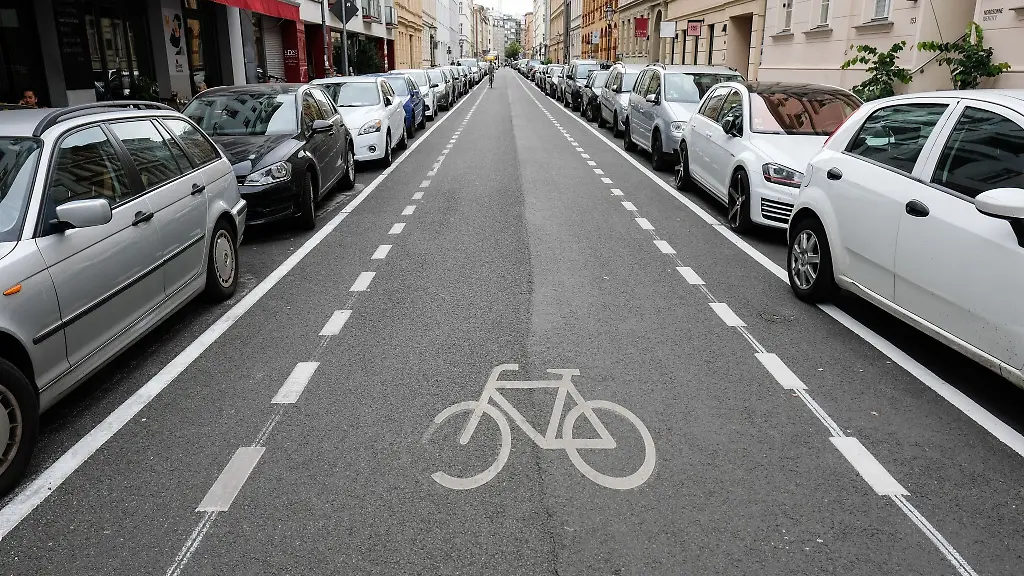 Millionen-Autobesitzer-muessen-sich-voraussichtlich-auf-kraeftige-Preiserhoehungen-einstellen