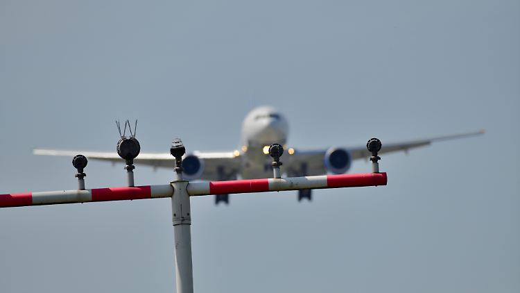 Schon wieder sorgt eine Panne mit einer Boeing-Maschine für einen Reiseabbruch.