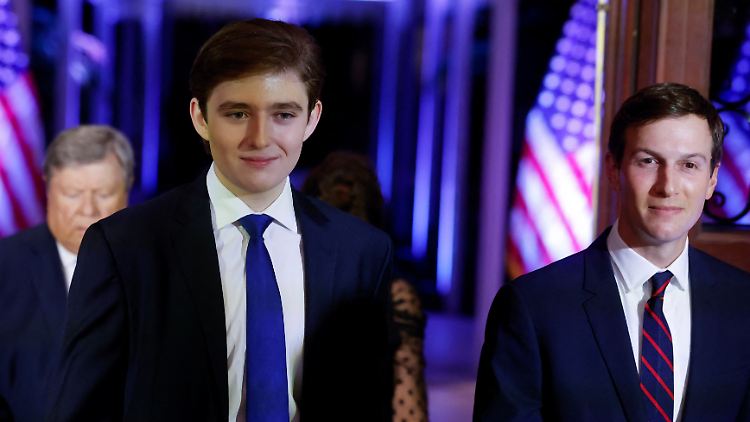 Wie die anderen Familienmitglieder ist Barron Trump bei wichtigen Auftritten seines Vaters oft dabei, hat aber bislang keine politischen Funktionen übernommen. 
