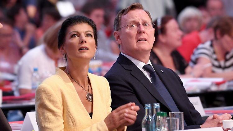 Ein Bild aus vergangenen Tagen: Sahra Wagenknecht und Bodo Ramelow bei einem Linken-Parteitag im Juni 2018.