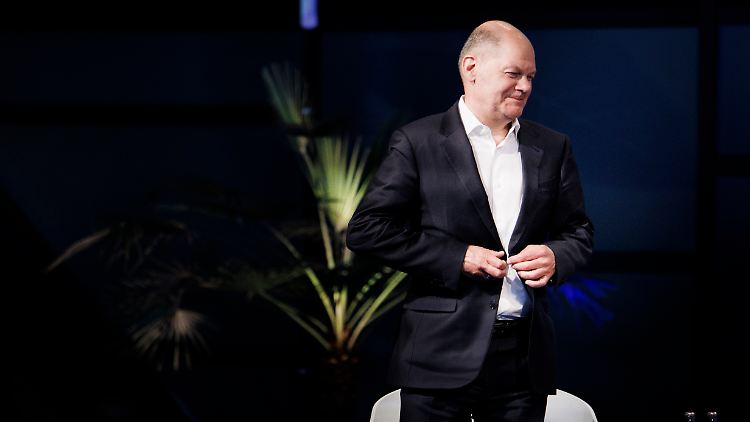 Das Berufsbeamtentum gehöre zu den deutschen Traditionen und habe einen entscheidenden Anteil an der niedrigen Korruptionsrate in Deutschland, so Scholz.