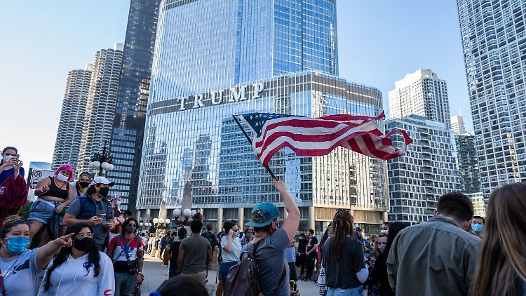 Der 92-geschossige Trump Tower in Chicago ist das höchste in seiner Karriere von Donald Trump verwirklichte Bauprojekt. 