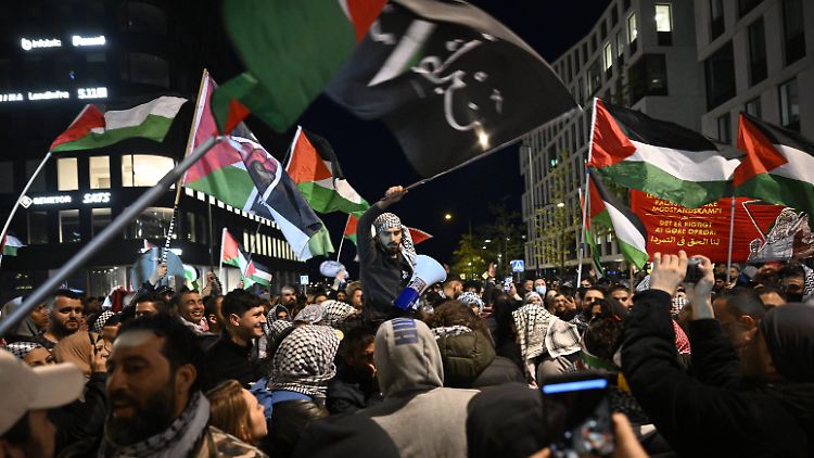 Tausende Menschen protestierten rund um die Arena in Malmö gegen die Teilnahme Israels am ESC.