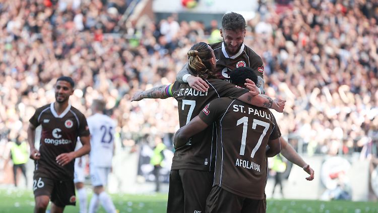 Der FC St. Pauli kehrt in die Bundesliga zurück.