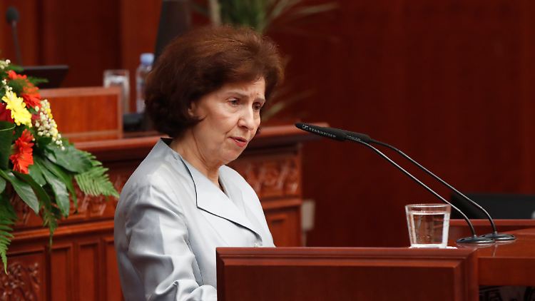 Siljanovska-Davkova war in der zweiten Runde der Präsidentschaftswahl am 8. Mai für eine Amtszeit von fünf Jahren gewählt worden.