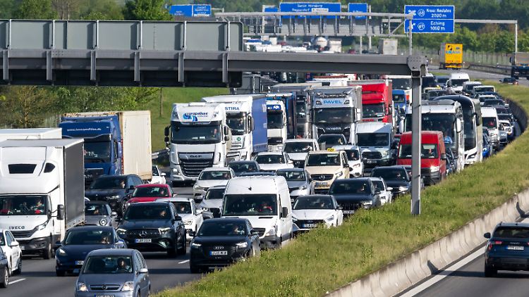 Mehrere Szenarien in der Studie gehen von einer Reduzierung des motorisierten Individualverkehrs aus.