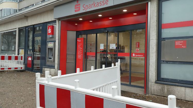 Sparkassen und Volksbanken stellen Gros der Filialen im deutschen Bankennetz.