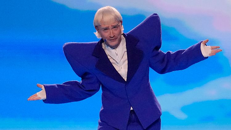 Beim ESC in Malmö war Joost Klein einer der Favoriten auf den Sieg. Jetzt muss sich der Niederländer laut Polizei wegen "illegaler Drohungen" verantworten. 
