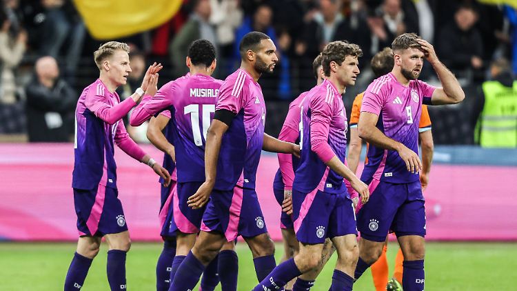 Rosarote Stimmung beim DFB.