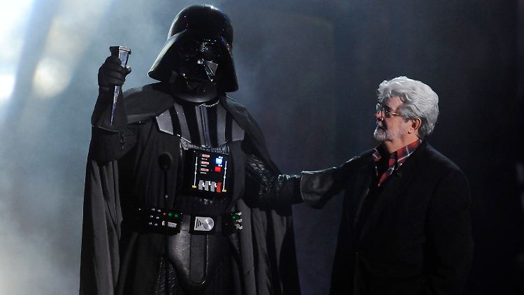 Darth Vader und sein - geistiger - Vater George Lucas.