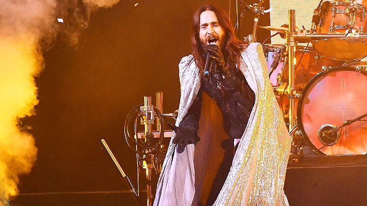 Befindet sich aktuell mit Thirty Seconds to Mars auf Tour: Jared Leto. 