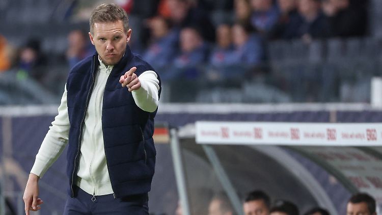 Du bist dabei: Julian Nagelsmann teilt seinen EM-Kickern die Nominierungen für das Heim-Turnier auf Online-Wegen mit.