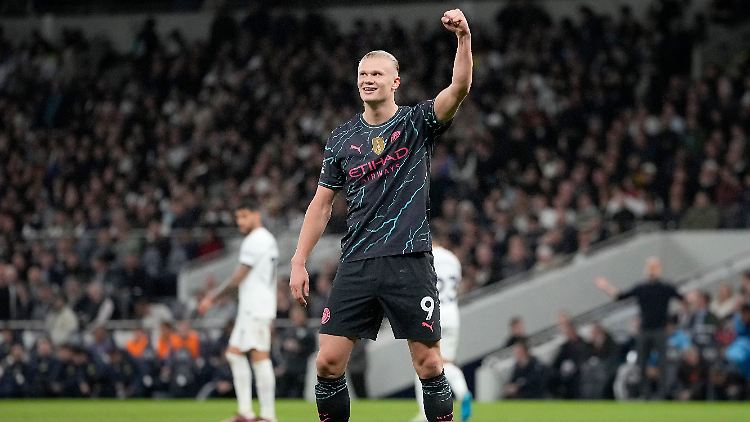 Erling Haaland stieß die Tür zur Titelverteidigung für Manchester City ganz weit auf.