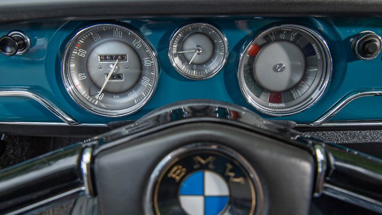 Analoge Uhrensammlung: Solche Details verzücken heute die Oldie-Fans.