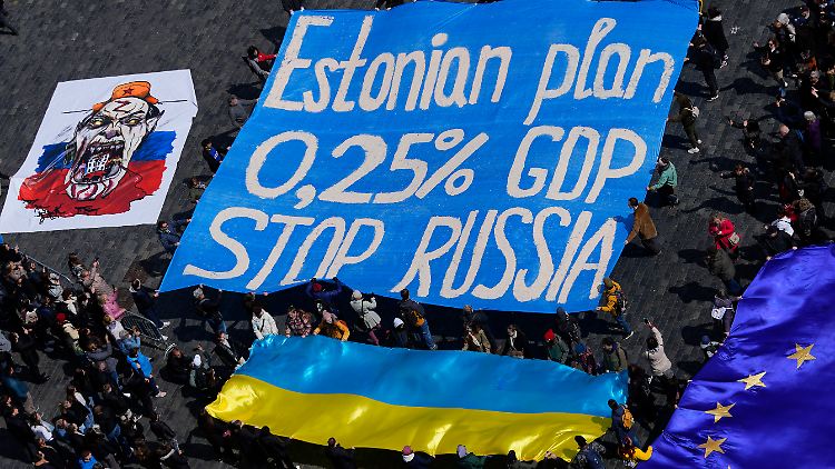Die Esten wollen Russland klare Kante zeigen: Sie möchten, dass alle NATO-Partner der Ukraine jedes Jahr 0,25 Prozent ihres BIP zur Verfügung stellen, um Wladimir Putin zu stoppen.